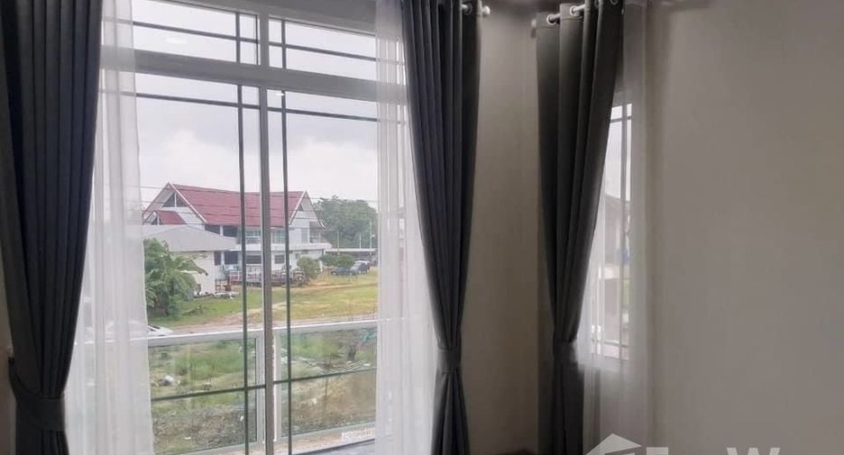For sale 4 bedrooms house in Mueang Nakhon Sawan, Nakhon Sawan
