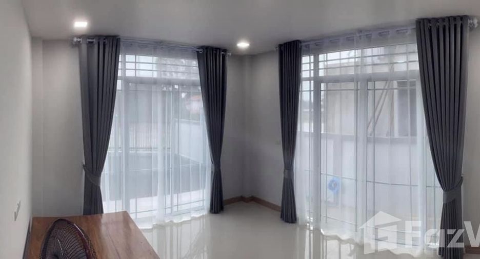 For sale 4 bedrooms house in Mueang Nakhon Sawan, Nakhon Sawan