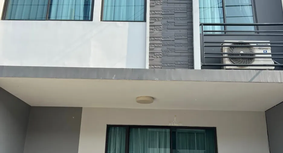 Reihenhaus zum Kauf und zur Miete mit 3 Zimmer in Khlong Luang, Pathum Thani