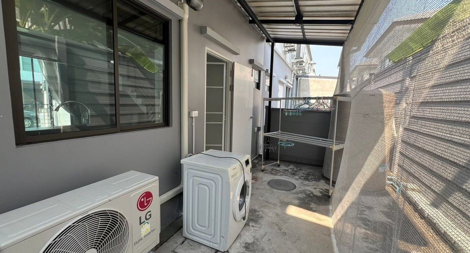 Reihenhaus zum Kauf und zur Miete mit 3 Zimmer in Khlong Luang, Pathum Thani