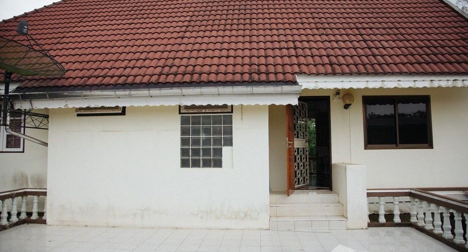 For sale 4 bedrooms house in Mueang Chanthaburi, Chanthaburi