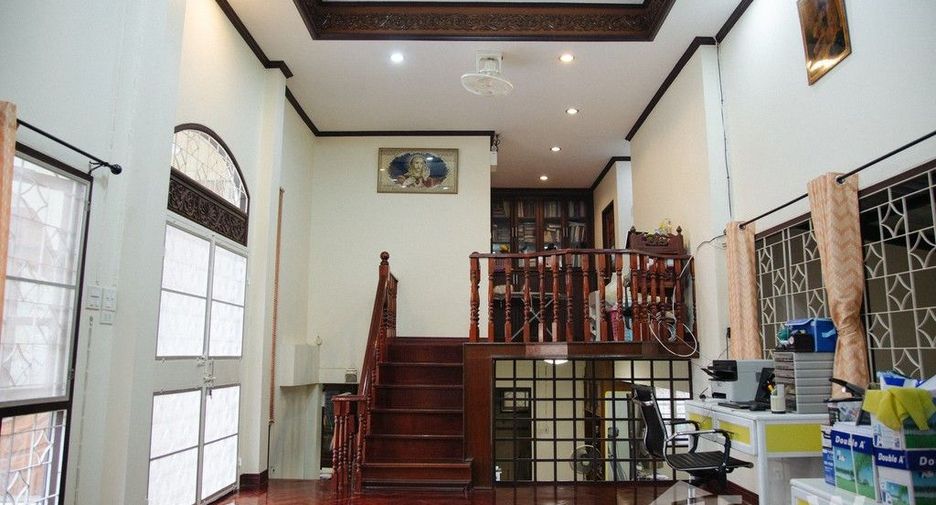 For sale 4 bedrooms house in Mueang Chanthaburi, Chanthaburi