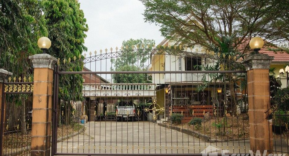 For sale 4 bedrooms house in Mueang Chanthaburi, Chanthaburi