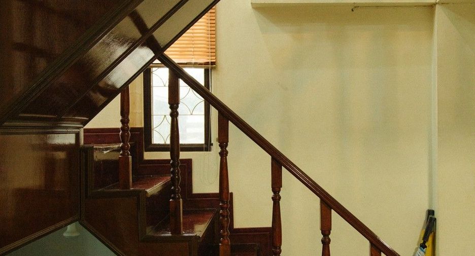 For sale 4 bedrooms house in Mueang Chanthaburi, Chanthaburi