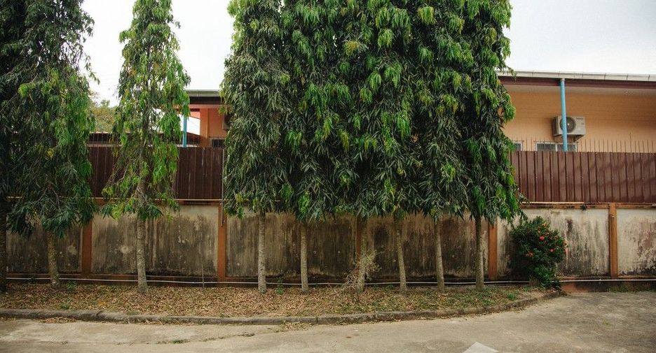 For sale 4 bedrooms house in Mueang Chanthaburi, Chanthaburi
