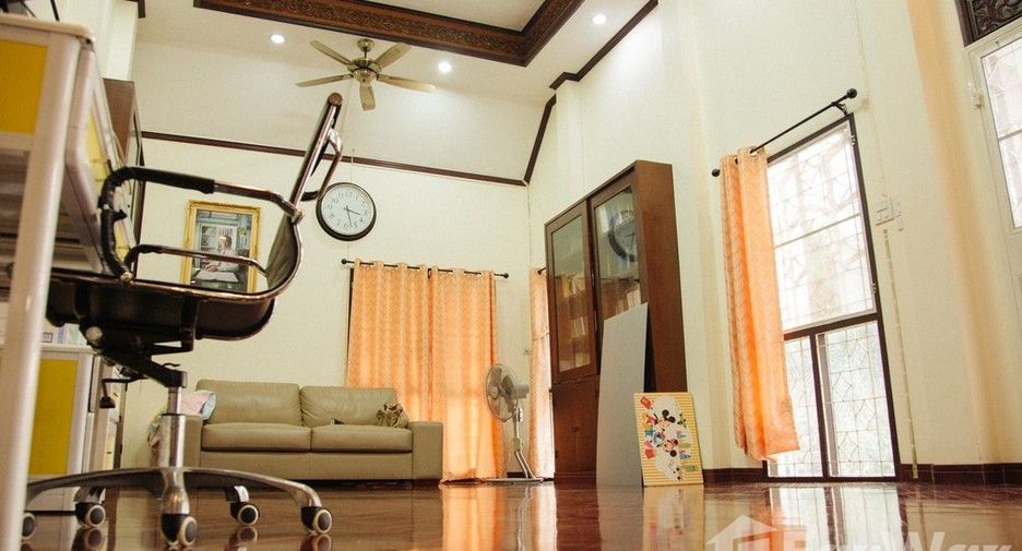 For sale 4 bedrooms house in Mueang Chanthaburi, Chanthaburi