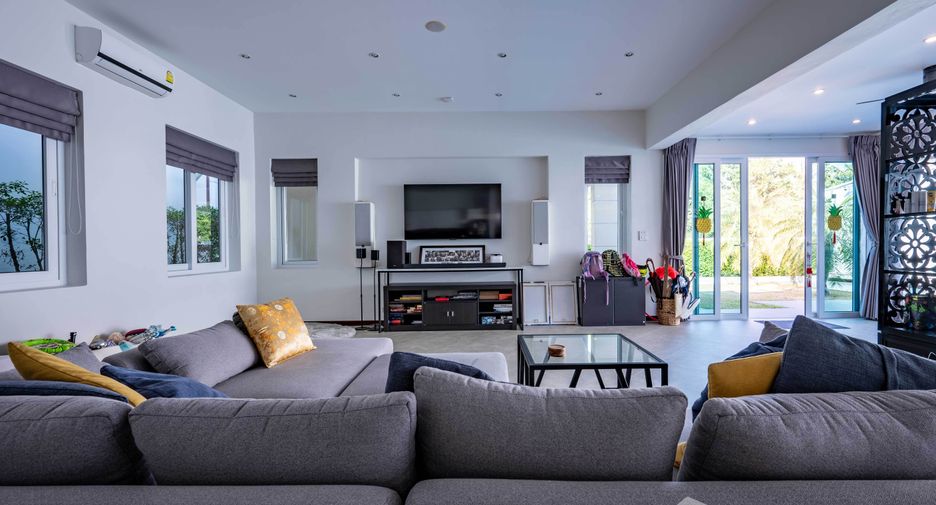 For sale 3 bedrooms villa in Thalang, Phuket