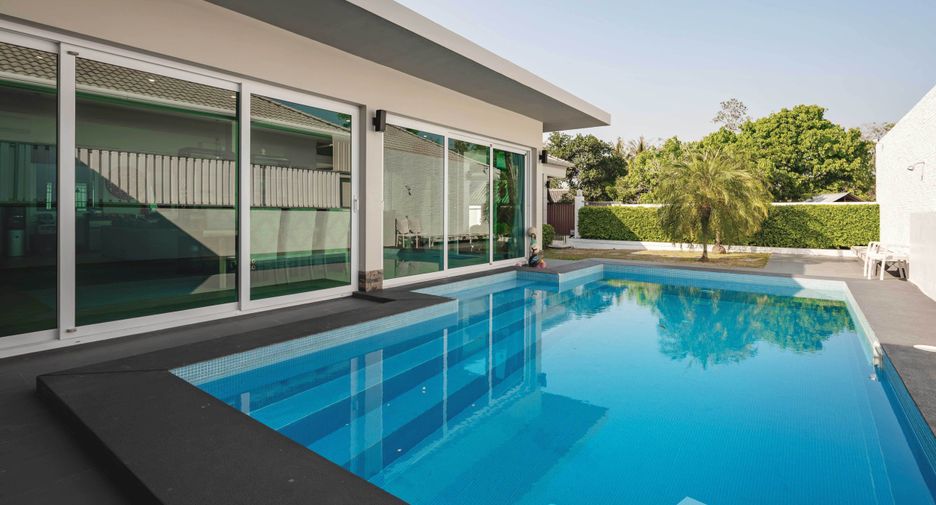 For sale 3 bedrooms villa in Thalang, Phuket