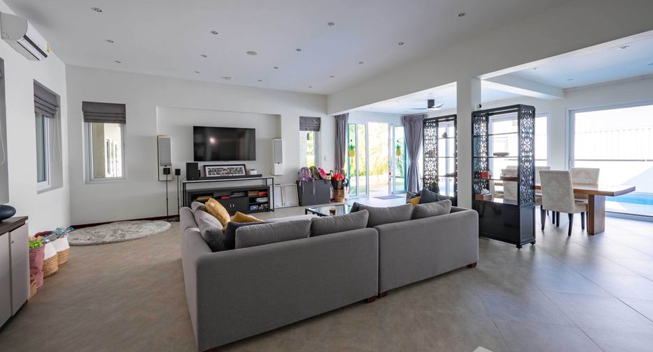 For sale 3 bedrooms villa in Thalang, Phuket