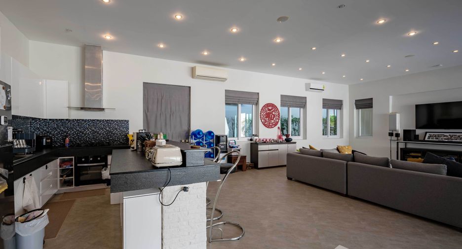 For sale 3 bedrooms villa in Thalang, Phuket