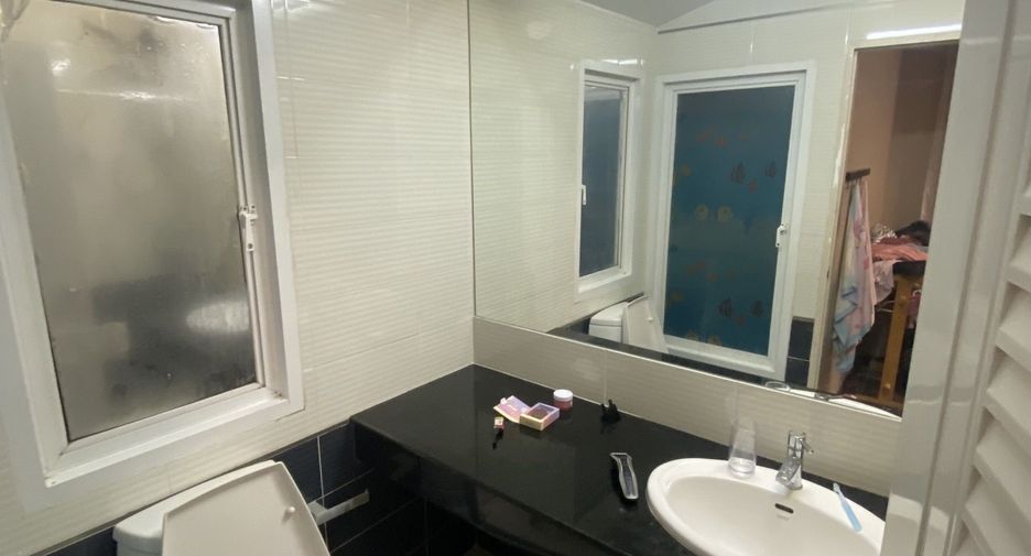 For sale 3 bedrooms house in Lat Krabang, Bangkok