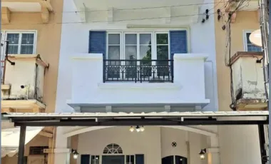 出租 7 卧室 联排别墅 在 Mueang Nonthaburi, Nonthaburi