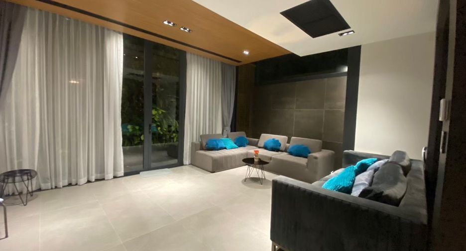 For sale 4 bedrooms house in Khan Na Yao, Bangkok