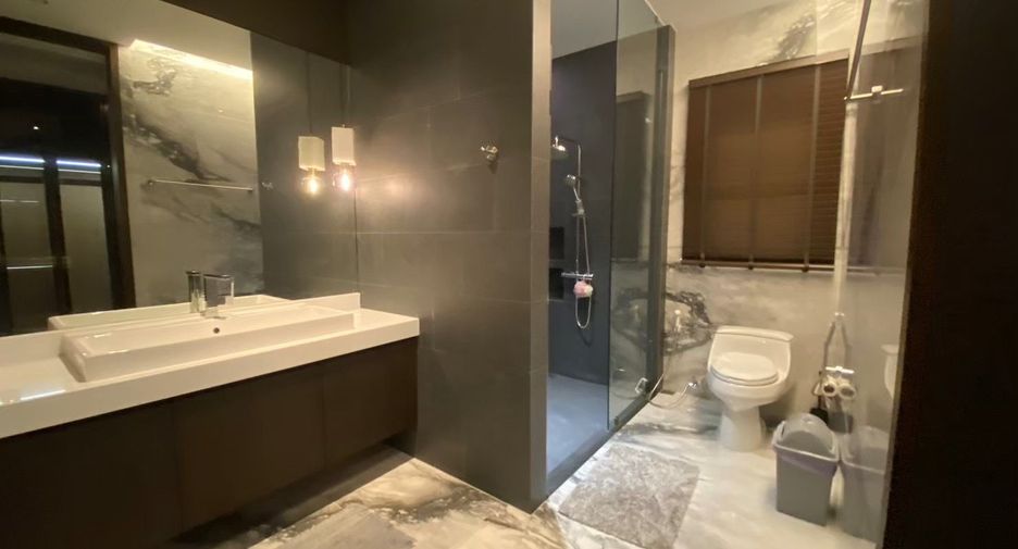 For sale 4 bedrooms house in Khan Na Yao, Bangkok