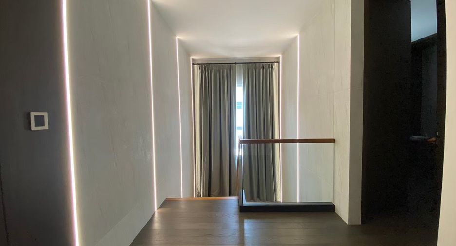 For sale 4 bedrooms house in Khan Na Yao, Bangkok
