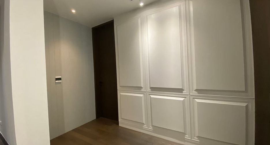 For sale 4 bedrooms house in Khan Na Yao, Bangkok