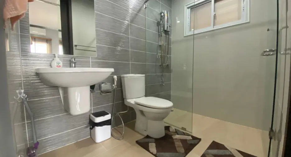 For sale 4 bedrooms house in Khan Na Yao, Bangkok