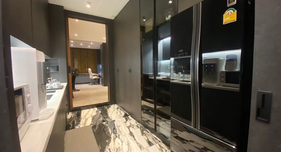 For sale 4 bedrooms house in Khan Na Yao, Bangkok