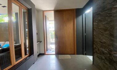 For sale 4 bedrooms house in Khan Na Yao, Bangkok