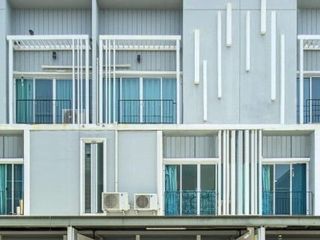 Casa adosada en venta de 3 habitaciones en Chom Thong, Bangkok