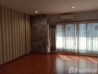 For sale 4 bedrooms townhouse in Mueang Pathum Thani, Pathum Thani