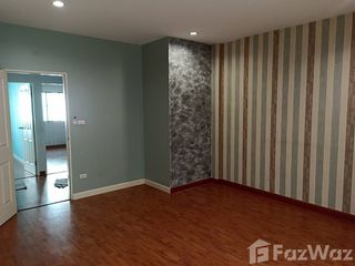 For sale 4 bedrooms townhouse in Mueang Pathum Thani, Pathum Thani