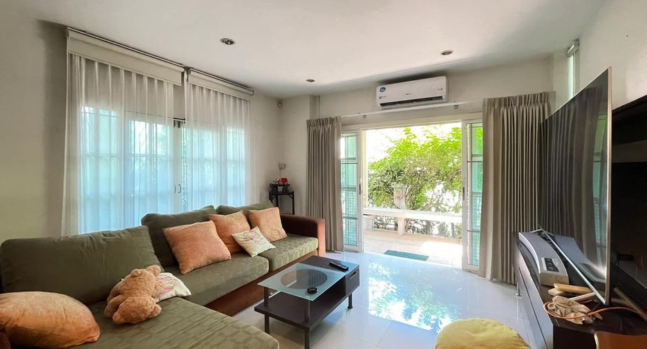 Haus zum Kauf mit 7 Zimmer in Lat Phrao, Bangkok