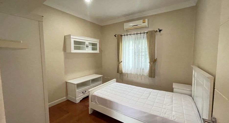 For rent 5 bedrooms house in Mueang Nonthaburi, Nonthaburi