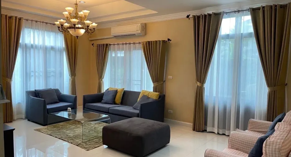 For rent 5 bedrooms house in Mueang Nonthaburi, Nonthaburi