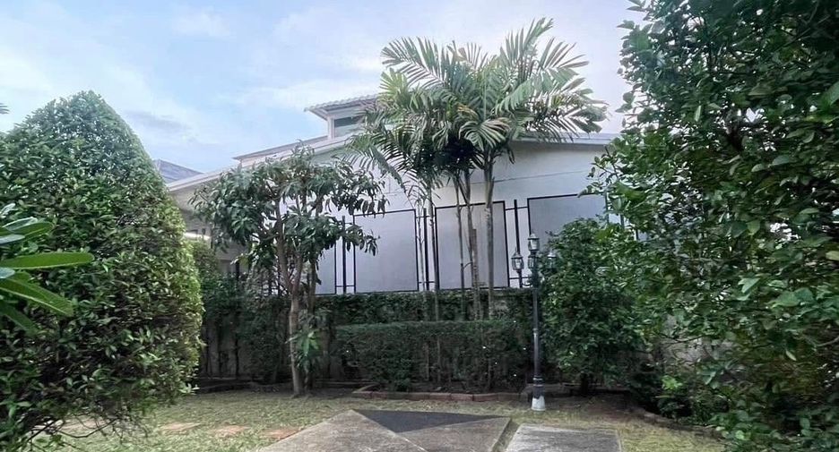 For rent 5 bedrooms house in Mueang Nonthaburi, Nonthaburi