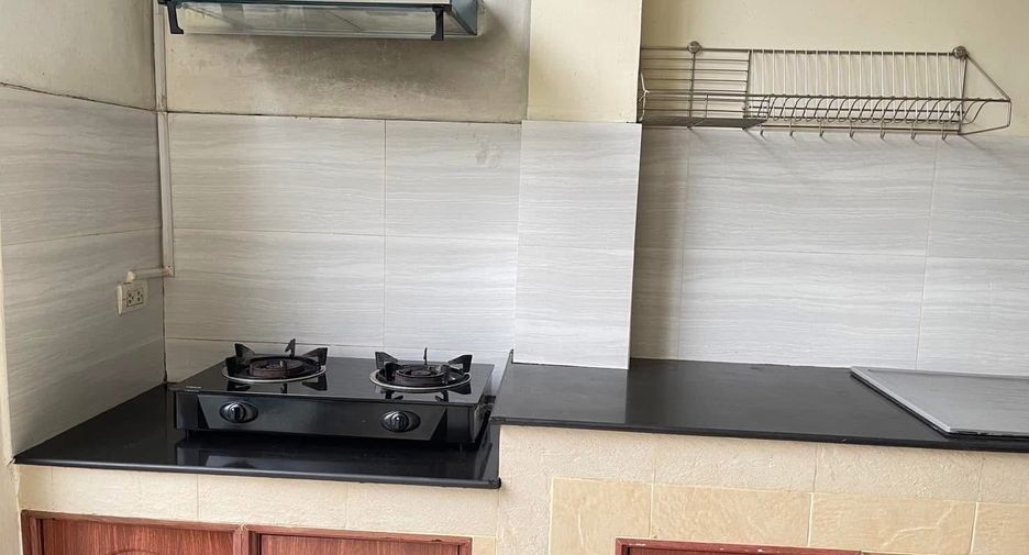 For rent 5 bedrooms house in Mueang Nonthaburi, Nonthaburi