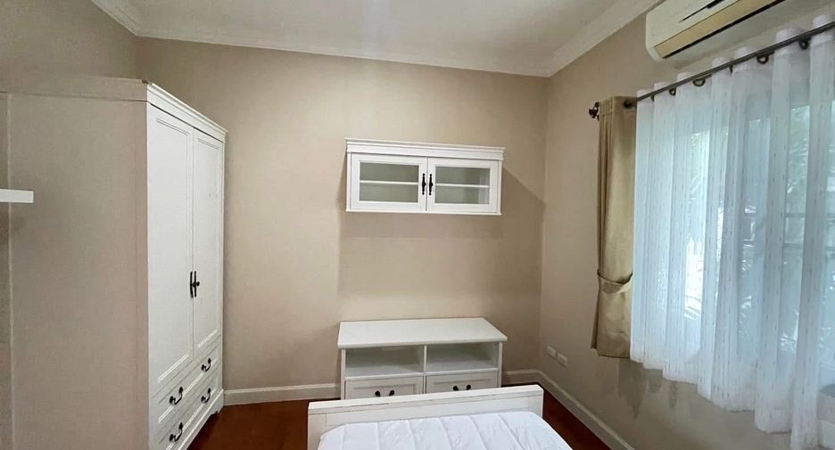 For rent 5 bedrooms house in Mueang Nonthaburi, Nonthaburi
