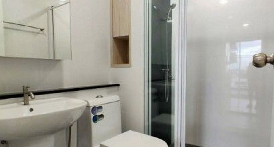 For sale 1 bed condo in Phra Khanong, Bangkok
