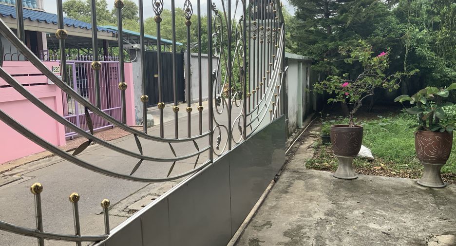 For sale 5 bedrooms house in Bang Khen, Bangkok