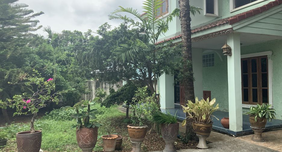 For sale 5 bedrooms house in Bang Khen, Bangkok