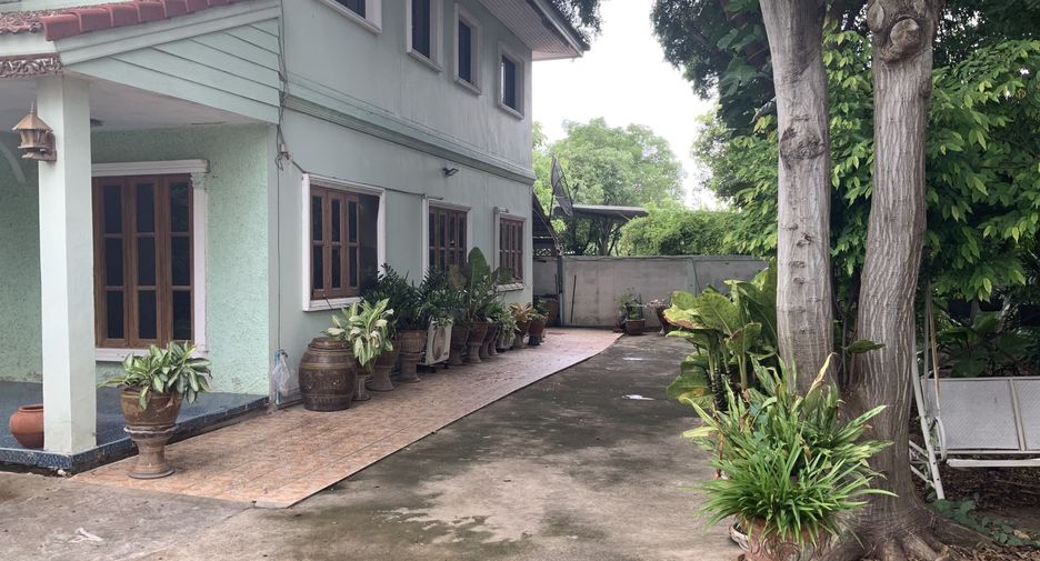 For sale 5 bedrooms house in Bang Khen, Bangkok