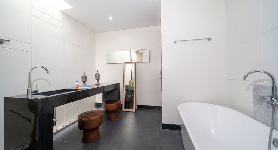 For rent 4 bedrooms villa in Thalang, Phuket