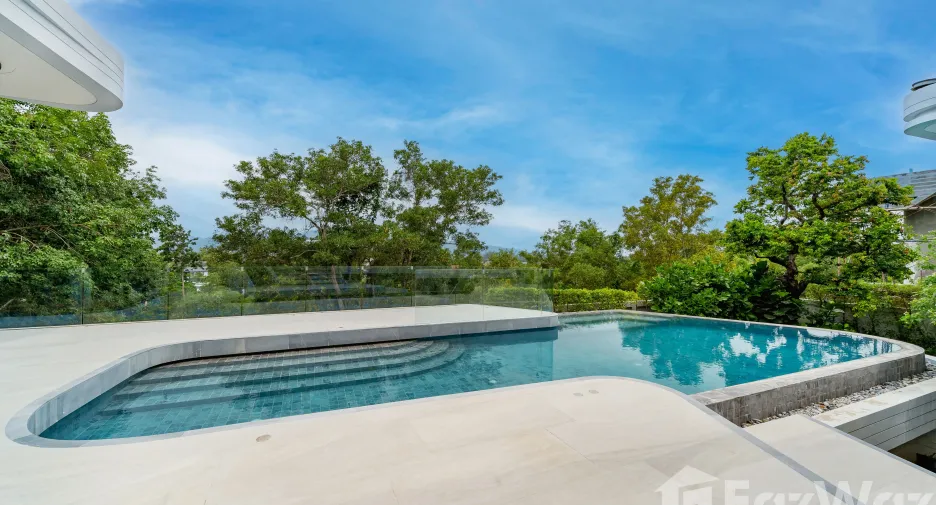 For sale 4 bedrooms villa in Thalang, Phuket