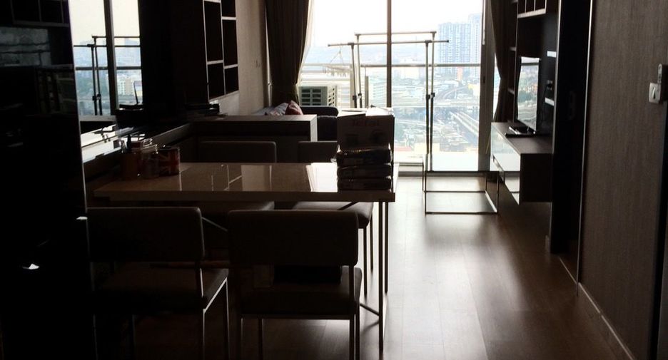 For sale 2 bedrooms condo in Khlong Toei, Bangkok