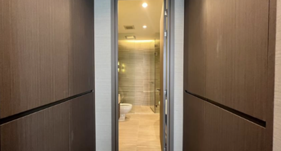 For sale 2 bedrooms condo in Sathon, Bangkok