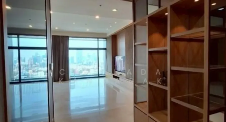 For sale 4 bedrooms condo in Yan Nawa, Bangkok