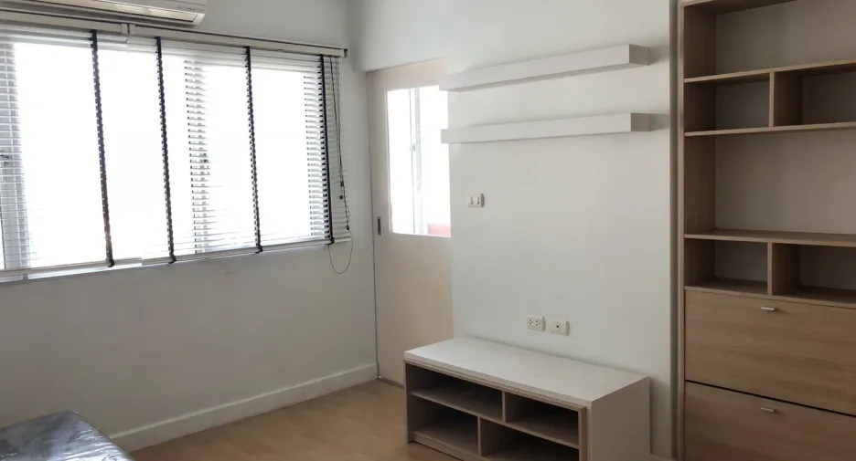 For sale 1 bed condo in Phra Khanong, Bangkok