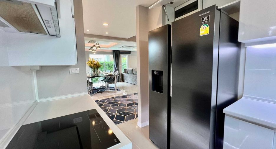 For sale 4 bedrooms house in Bang Sao Thong, Samut Prakan
