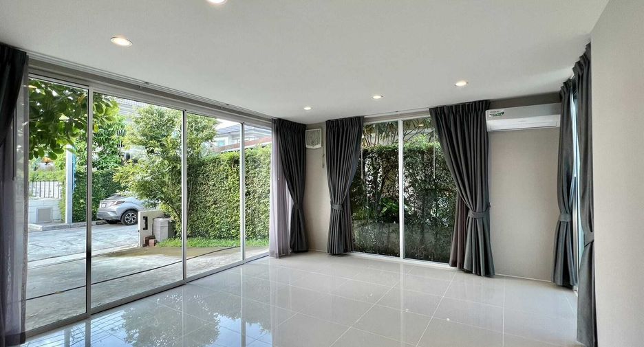 For sale 4 bedrooms house in Bang Sao Thong, Samut Prakan