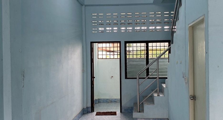For sale 2 bedrooms townhouse in Mueang Sakon Nakhon, Sakon Nakhon