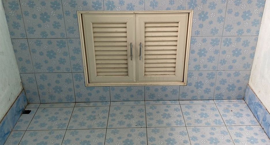 For sale 2 bedrooms townhouse in Mueang Sakon Nakhon, Sakon Nakhon