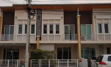 Аренда 4 спальни таунхаус в Sai Noi, Нонтабури