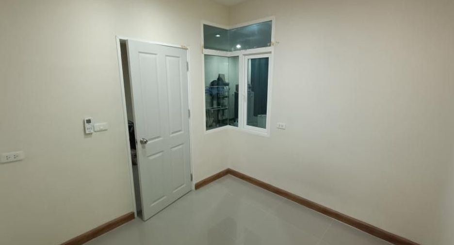 出租 4 卧室 联排别墅 在 Sai Noi, Nonthaburi