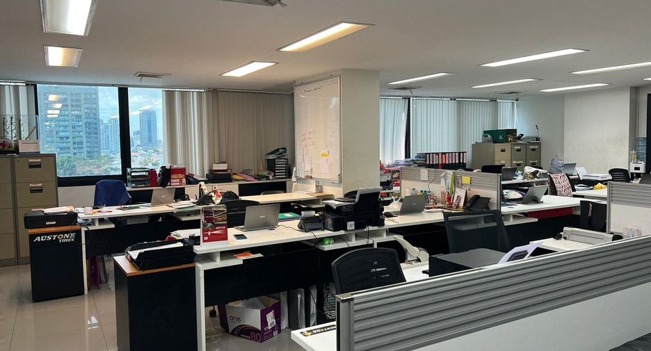 Oficina en venta en Watthana, Bangkok
