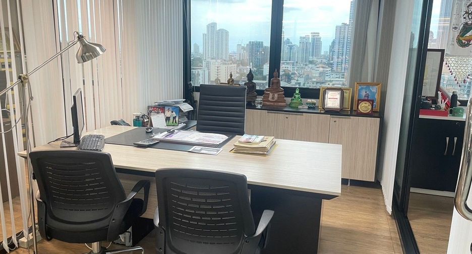 Oficina en venta en Watthana, Bangkok